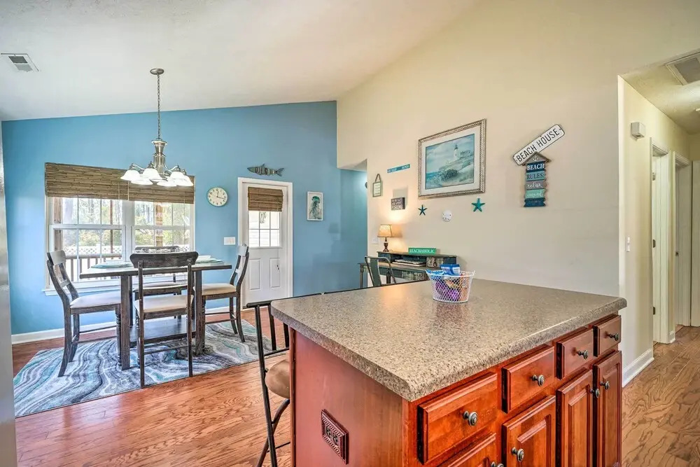 Shore2please: 4 Mi to Beach & Boat Rentals!