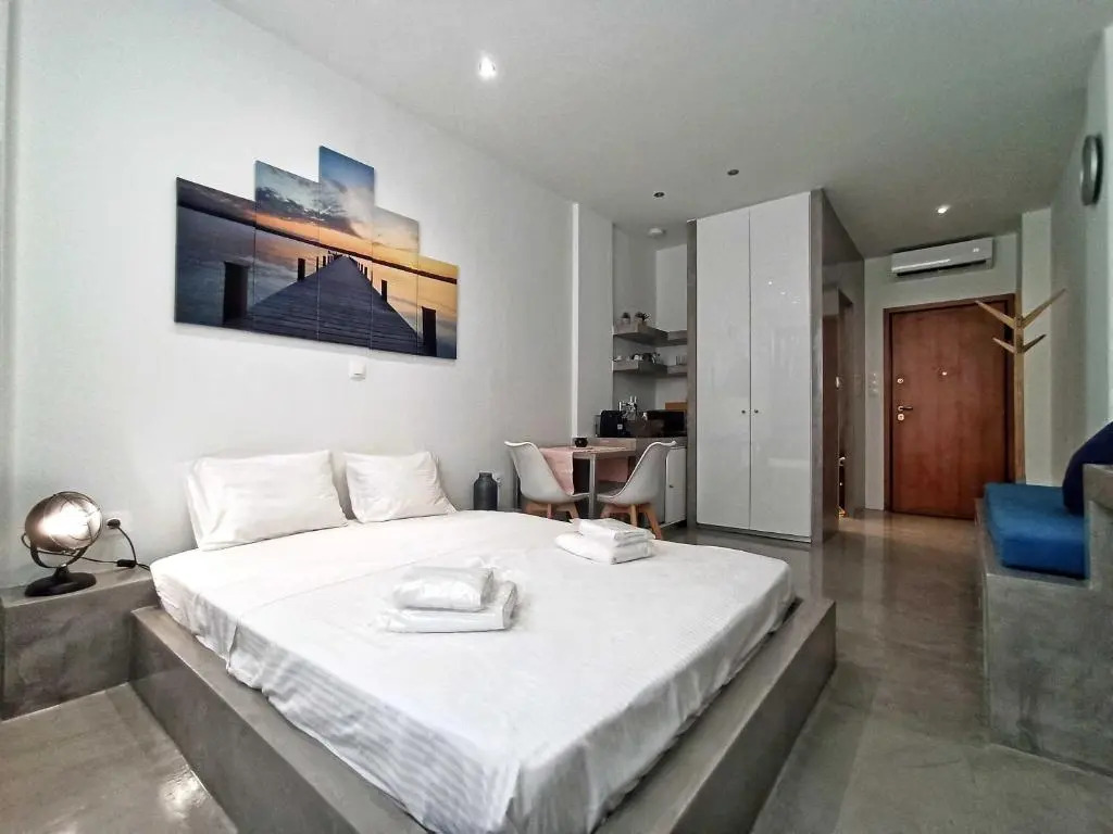 Facadoro Apartments