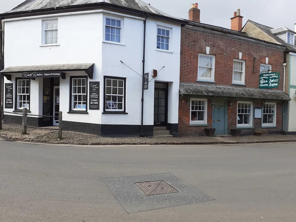House in Historic Village - Sleeps 6