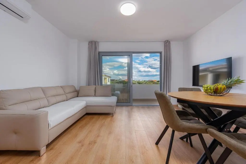 Rooms & Apartments Niko