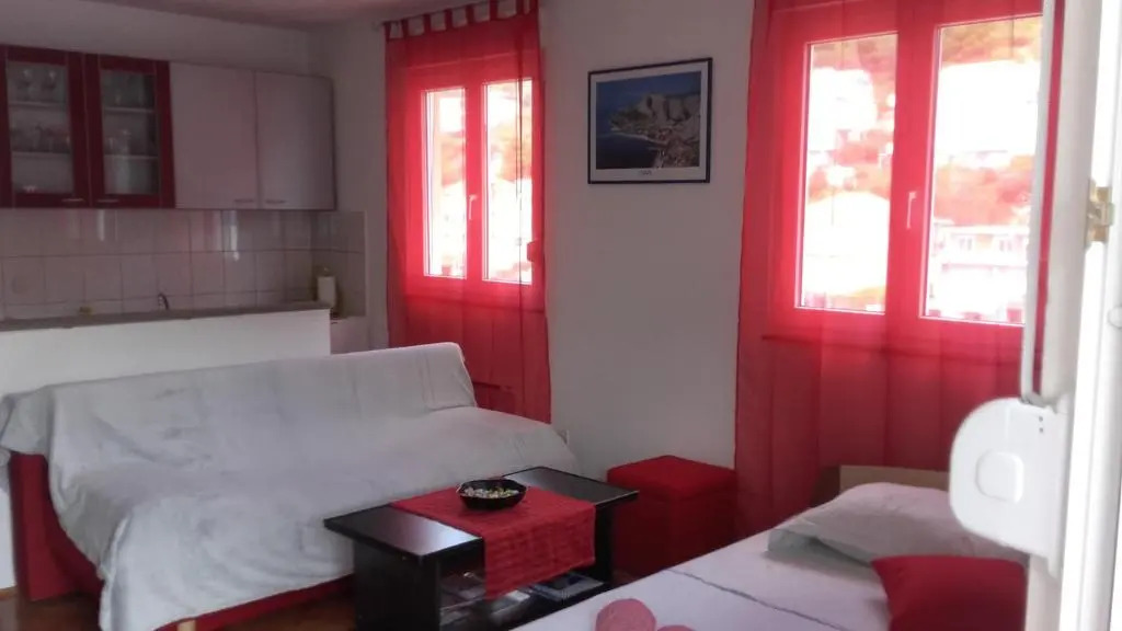 Apartment Max