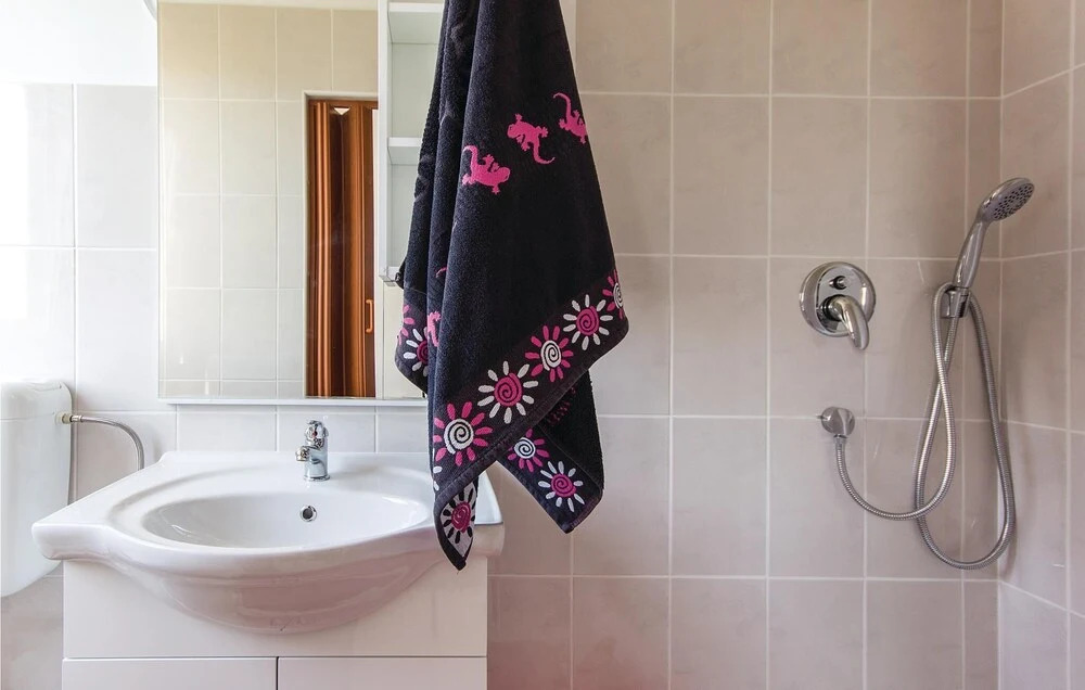 Beautiful Home in Medulin With Wifi and 2 Bedrooms
