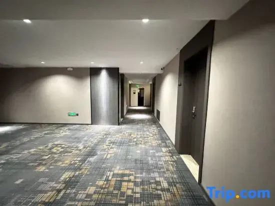 Sunshine 100 Hotel (Jilin Xi'an Road Linjiangmen Square)