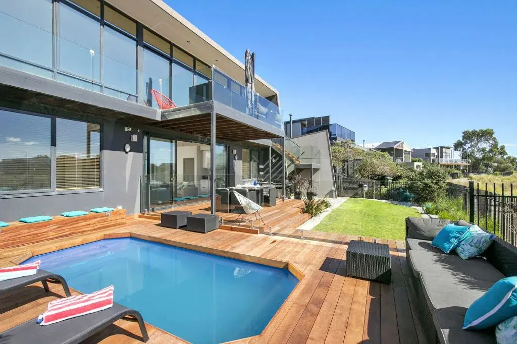11 Glen Eagles Close