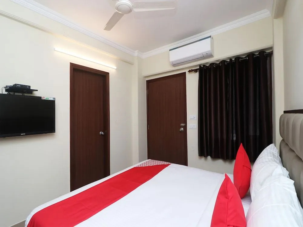 OYO Flagship 74174 Hotel Central Plaza