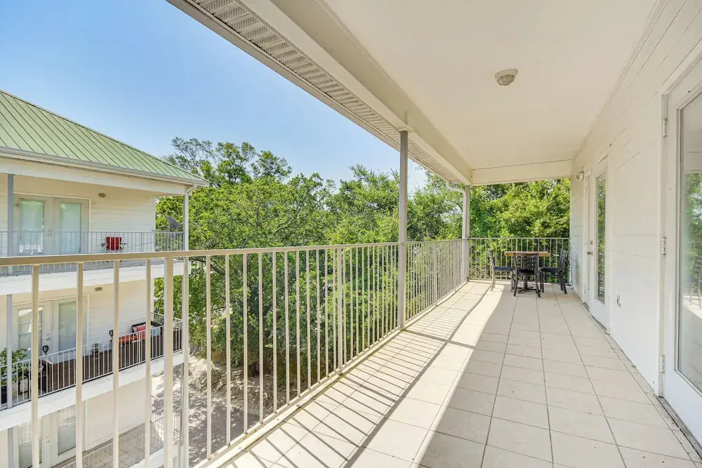Biloxi Condo w/ Community Pool ~ Half-mi to Beach!