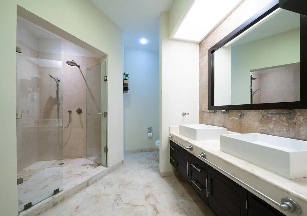 Condo Surf 405 - Luxury Oceanview Beachfront 3 BR with Gym - At El Faro Condos