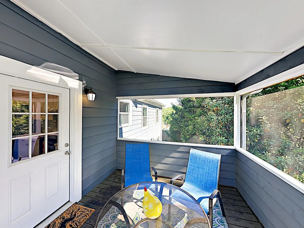 7 3rd Street Home 2 Bedrooms 2 Bathrooms Home