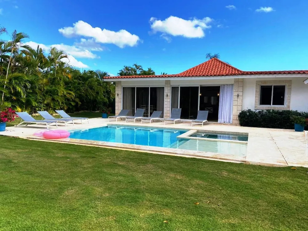 Seasideserenity - Luxury Villa Steps From The Beach