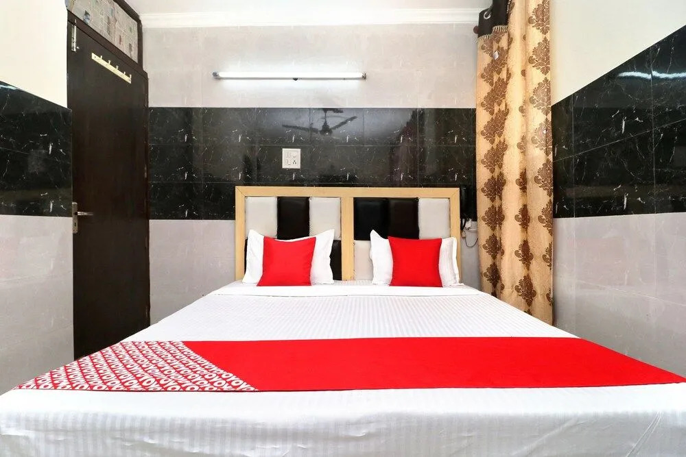OYO 19961 Hotel New Diamond