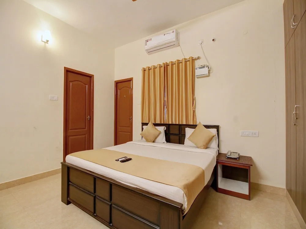 OYO 5287 White Glow Apartments