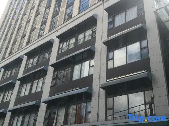 Zhuhai Low-key LOFT Suite Apartment (Huafa Shangdu Haiyin Youyicheng Branch)