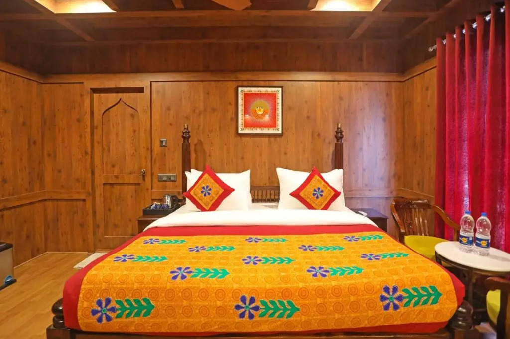 Ekta Houseboat by CheckIn, Statue of Unity Kevadia