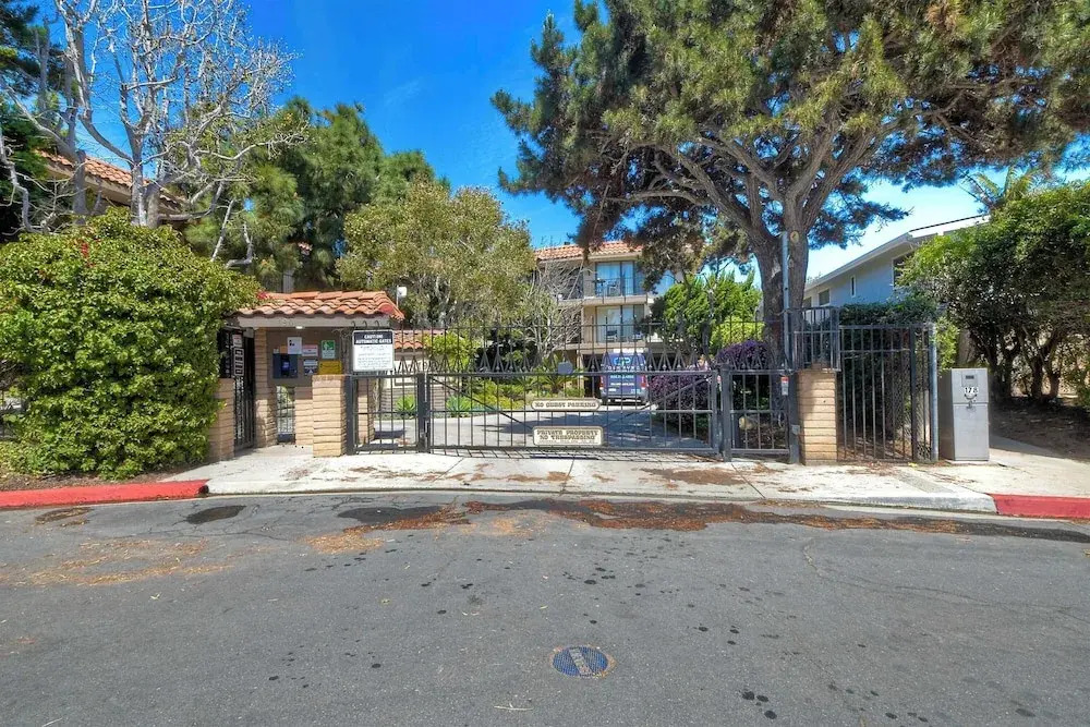Solana Sunset Stunning Beachside Retreat for 4!