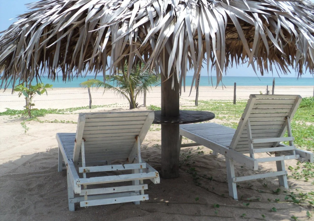 White Sand Beach Inn