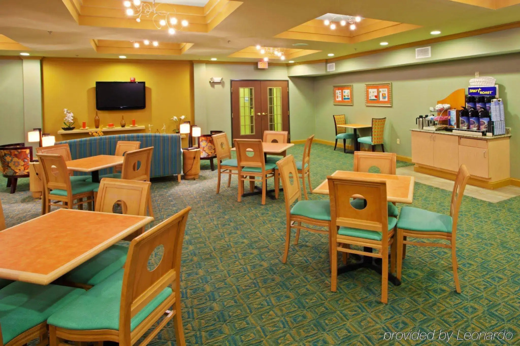 Holiday Inn Express Hotel & Suites Thornburg-S. Fredericksburg by IHG