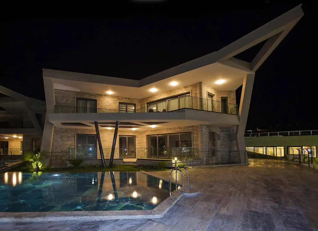 RetrON Residence