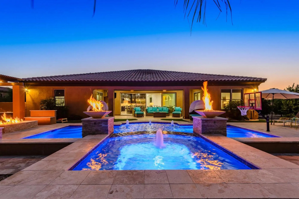 Casa Cielo 6 Bedroom Home by Redawning