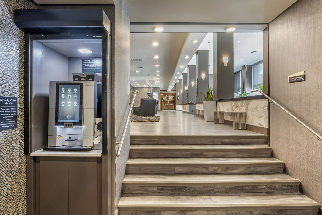 BEST WESTERN PLUS Carlton Plaza Hotel