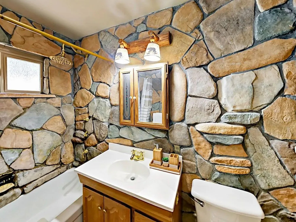 Alpine Retreat Home 3 Bedrooms 1.5 Bathroom Home