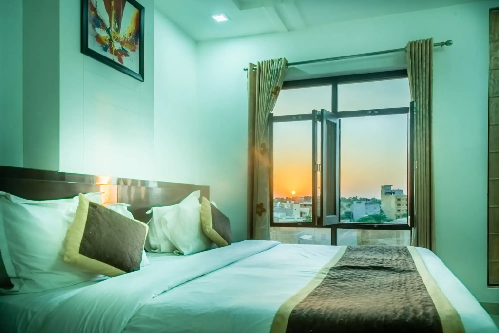 Hotel Radhika