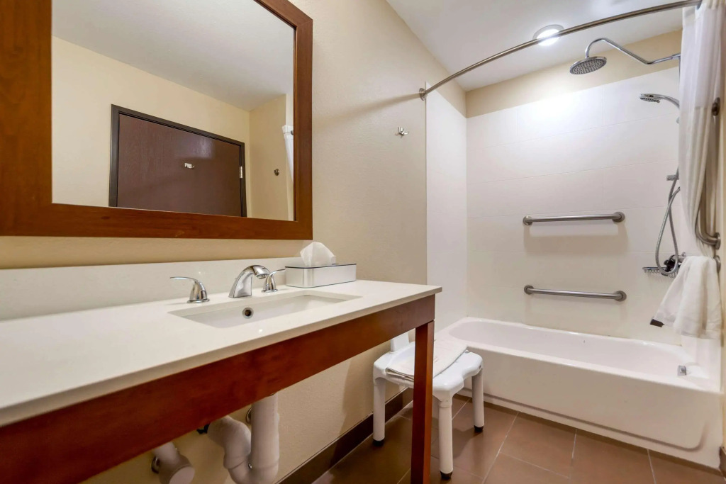Comfort Suites