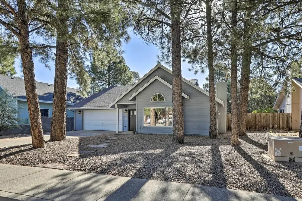 Modern Flagstaff Retreat ~ 4 Mi to Downtown!