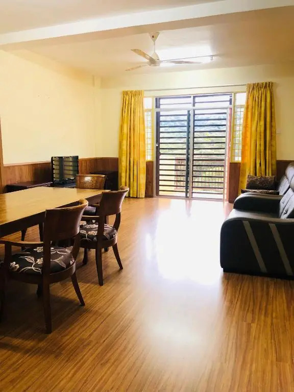 3 Rooms Apt @ Crown Imperial Court