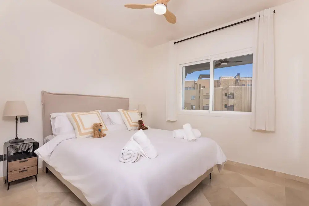 2 Bedroom, 2 Bathroom Penthouse Apartment