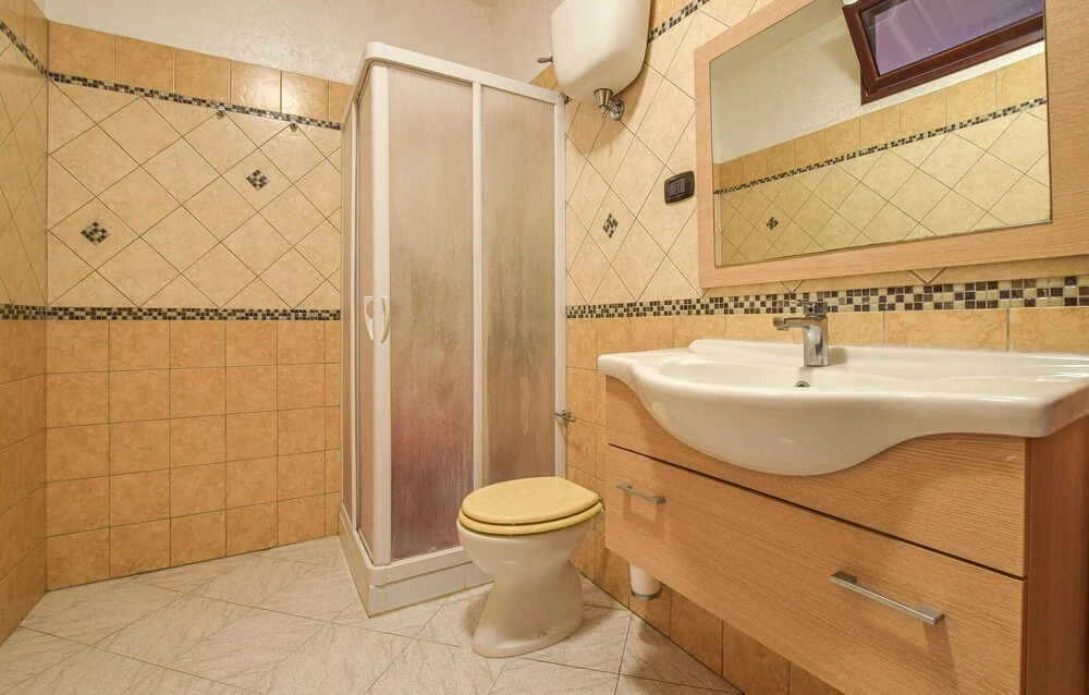 Stunning Home in Zambrone With Wifi and 2 Bedrooms
