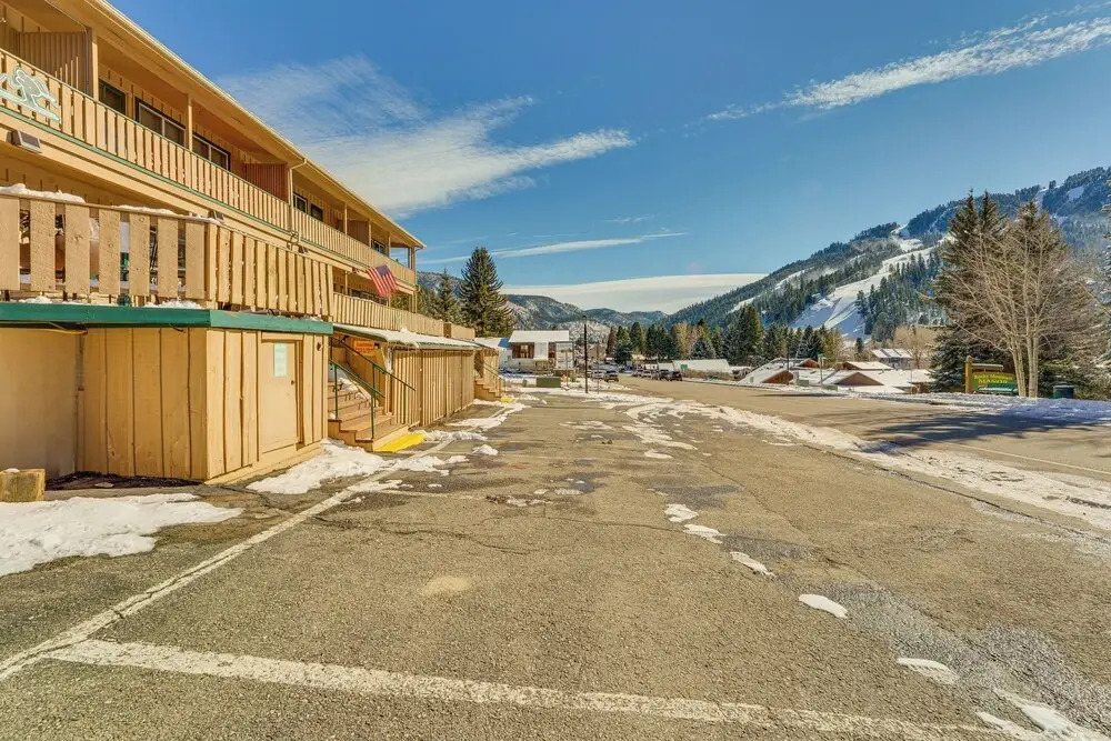 Main Street Red River Condo w/ Fireplace & Views!
