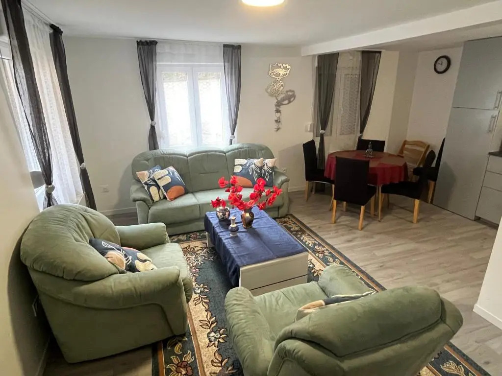 Maison Neuve Chaleureuse Pour 1 a 4 Personnes