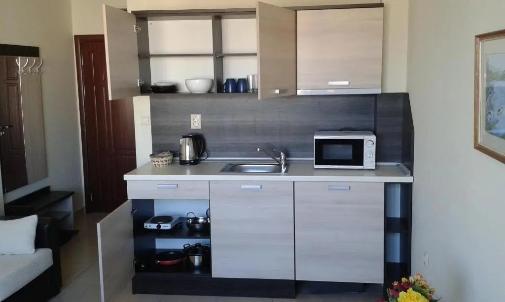 Summer Breeze Apartments
