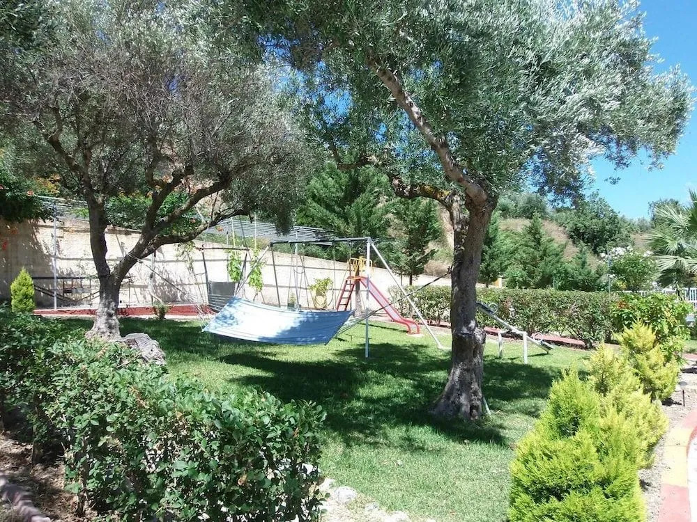 Amazona Apartments and Studios