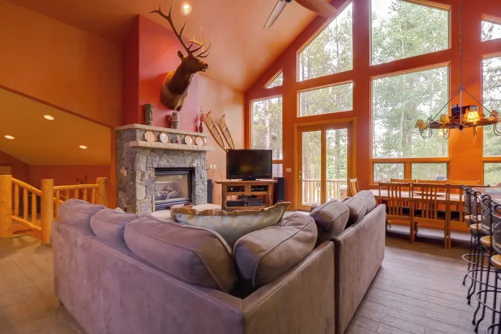 Hot Tub & Ski Shuttle: Rustic Breckenridge Retreat