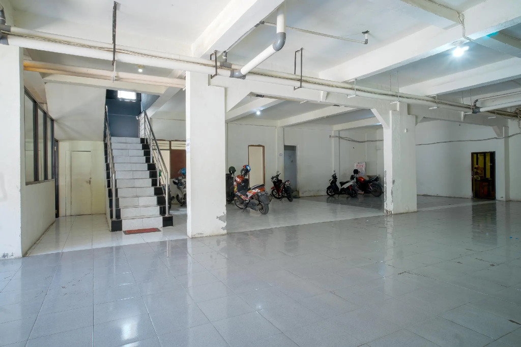 Hotel O Makassar near Mall Panakukkang formerly Sayang Home Stay
