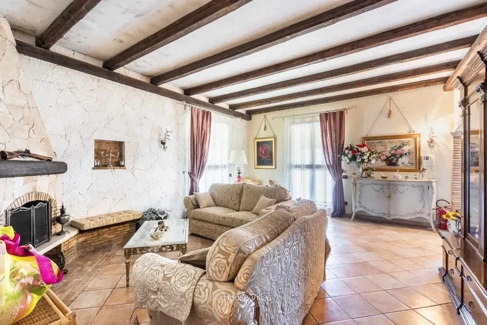 Luxury Garden in Gallina