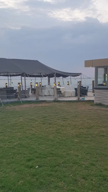 Sunbeash resort