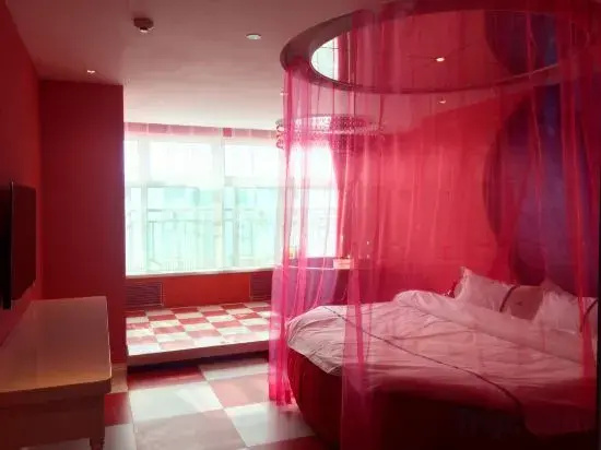 Yinhe Theme Apartment (Taiyuan Shimao Shop)