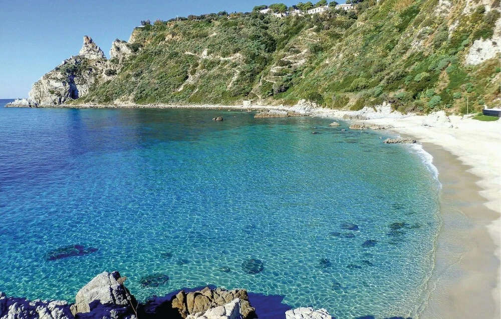 Two-Bedroom Holiday Home In Smaria Di Ricadi -Vv
