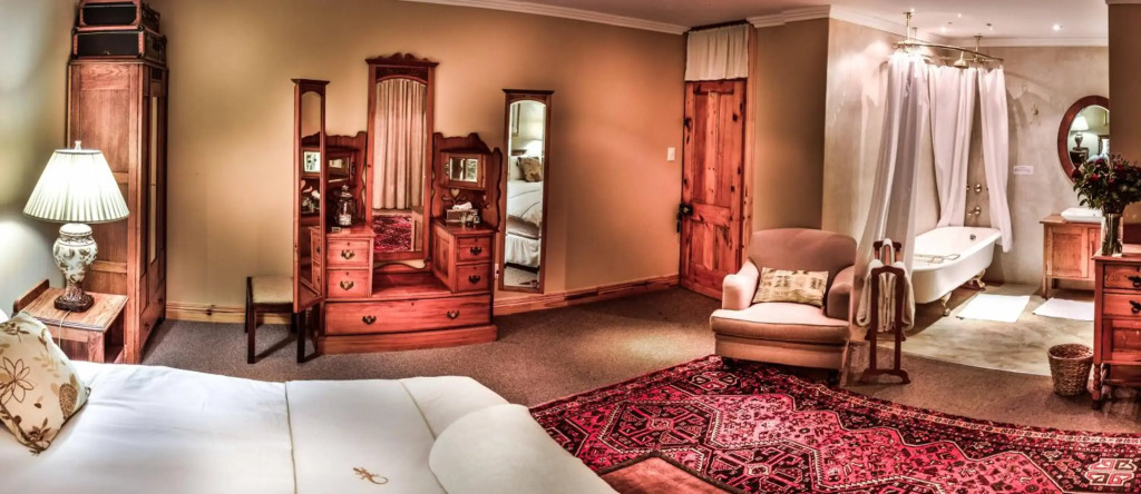 The FarSide Country Manor
