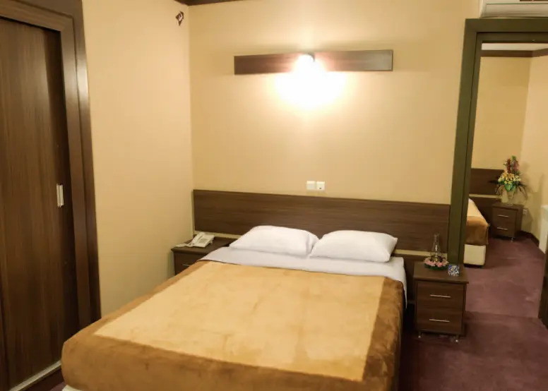Sheykh Bahaie Hotel