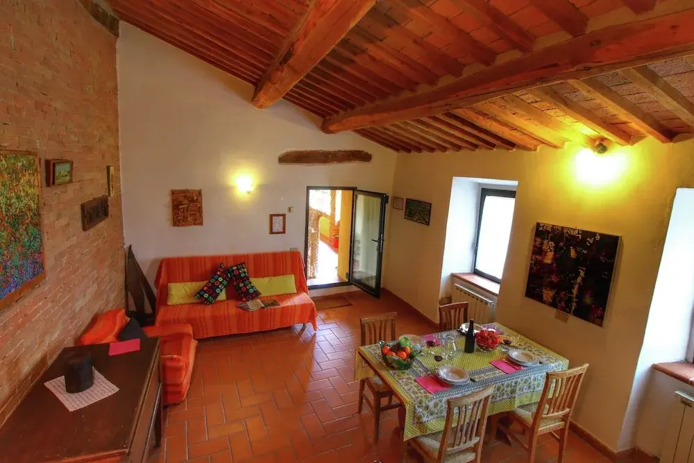 Cottage in Tuscany With Patio