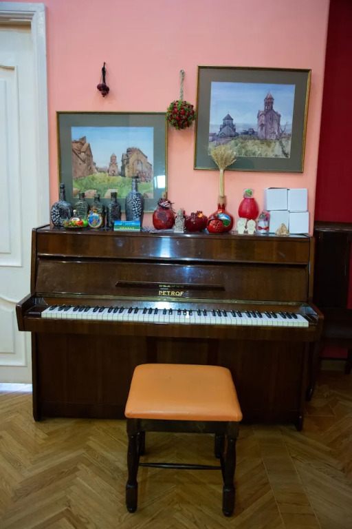Eder Hostel