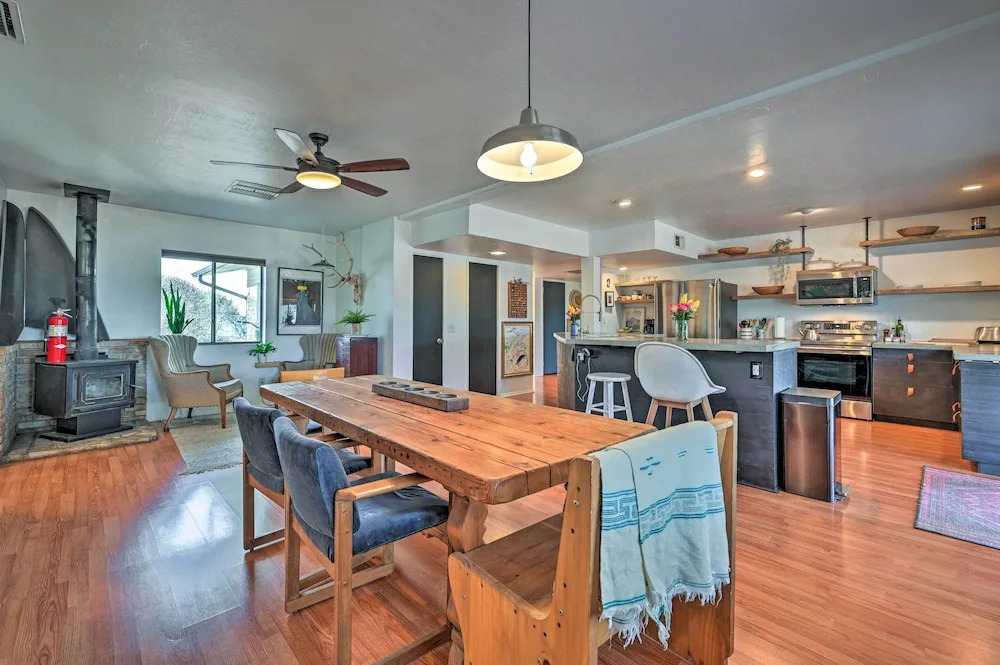 Pet-Friendly Gem w/ Treehouse: 20 Mi to Sedona