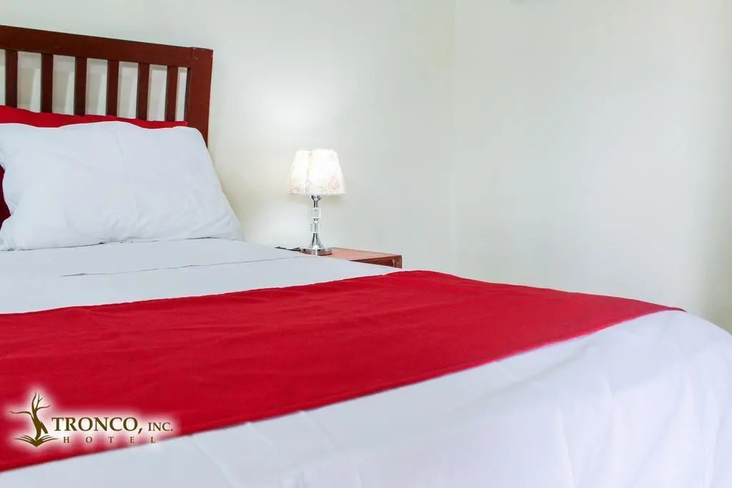 Hotel El Tronco Inc