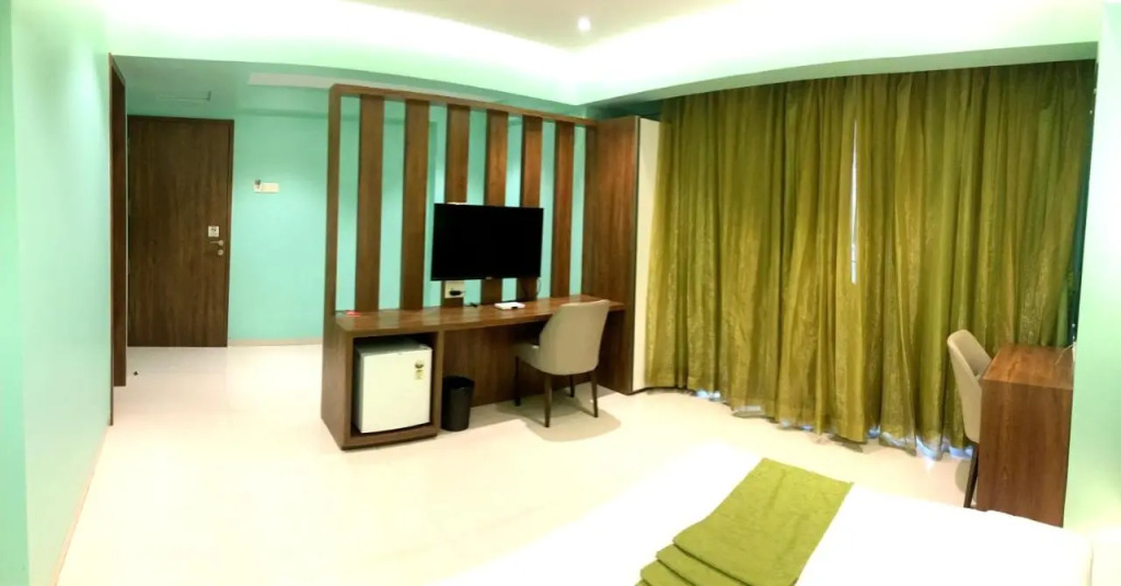 Hotel Seven Oaks