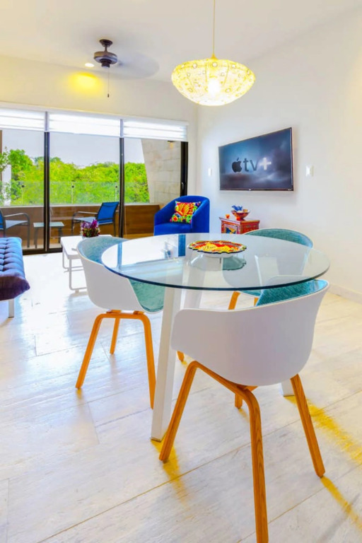 NEW 1 BR, gym, pool in fantastic location in Playa