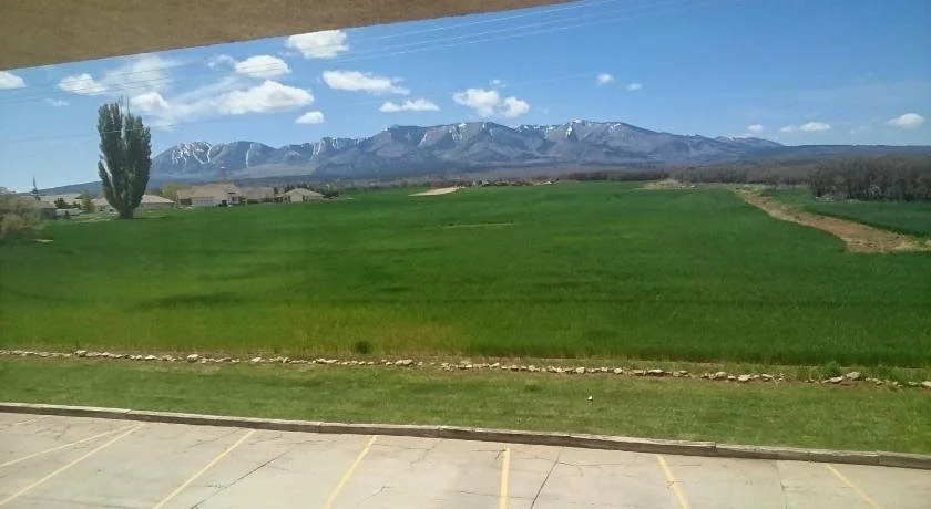Inn at the Canyons