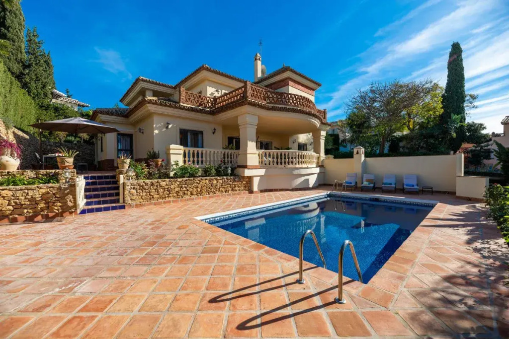 All About Casa Roca
